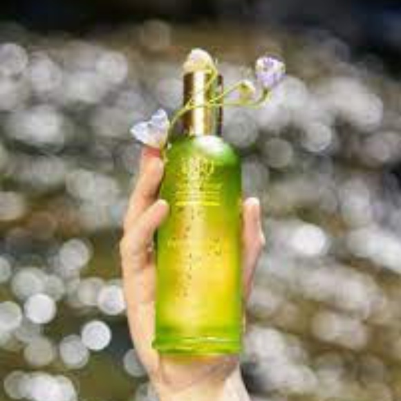 Tata Harper Hydrating Flora Essence - Picture 4 of 4